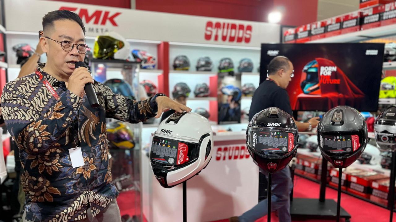 Dua Helm Baru Meluncur