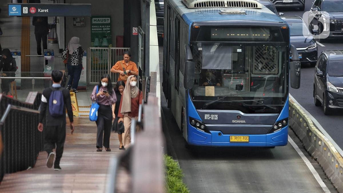 Transjakarta Hentikan Sementara