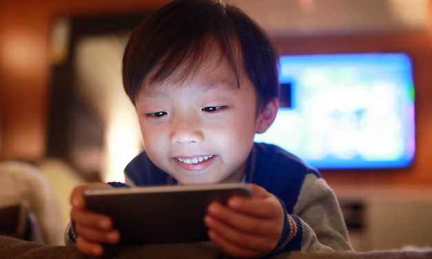 Bahaya Melakukan Screen Time Dalam Waktu Yang Lama