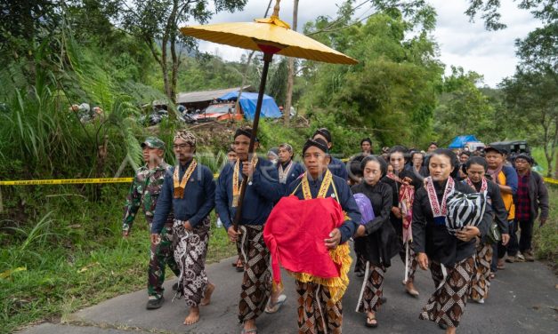 Upacara Labuhan Di Jawa: Ungkapan Rasa Syukur Kepada Tuhan
